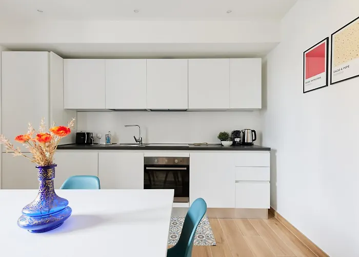 Iflat Lovely Modern Apartment